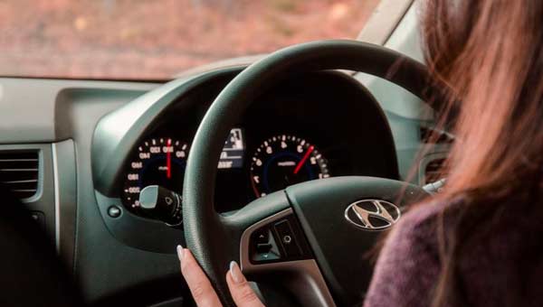 Почему руль становится тяжелее