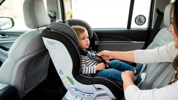 Как безопасно перевозить ребёнка